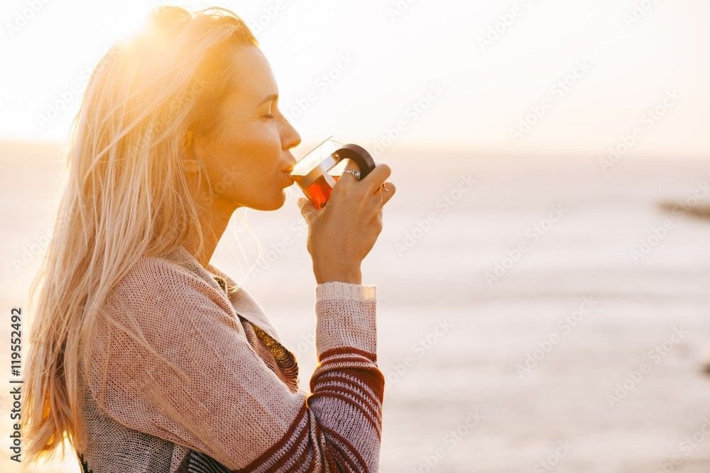 Drinking Tea on an Empty Stomach